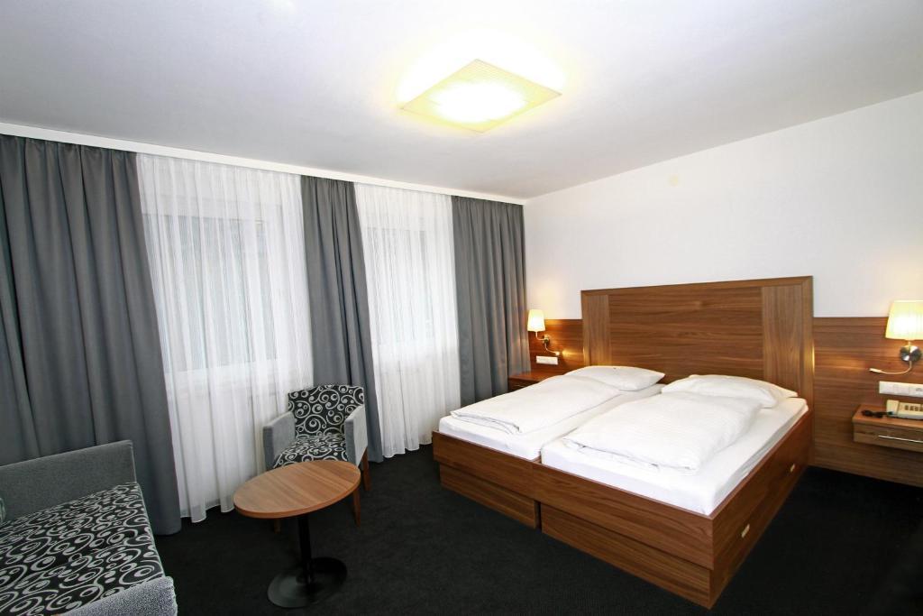 Pension Am Kurpark Vienna Room photo