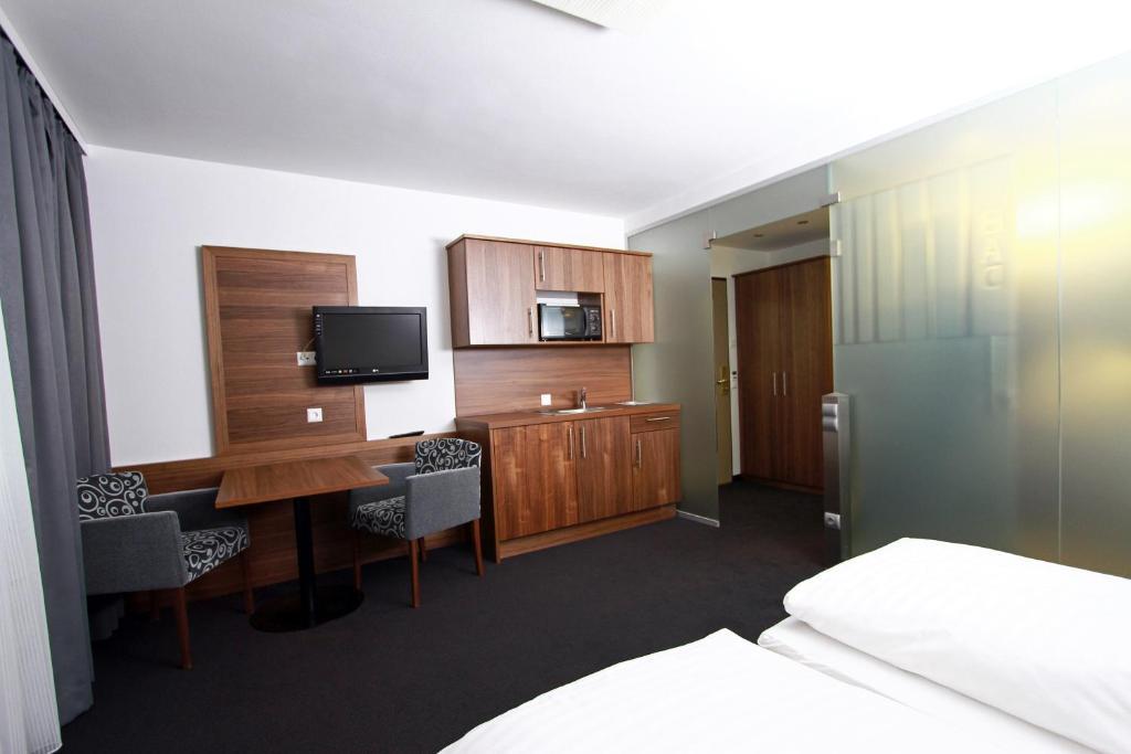 Pension Am Kurpark Vienna Room photo